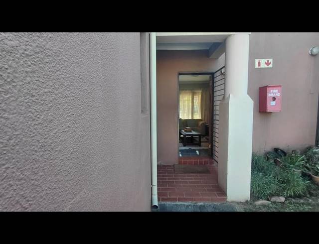 3 BEDROOM TOWNHOUSE FOR SALE IN WINCHESTER HILLS